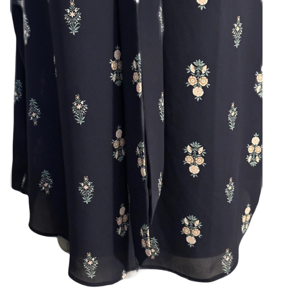 Ann Taylor L navy blue floral sleeveless blouse w neck tie - Picture 4 of 11